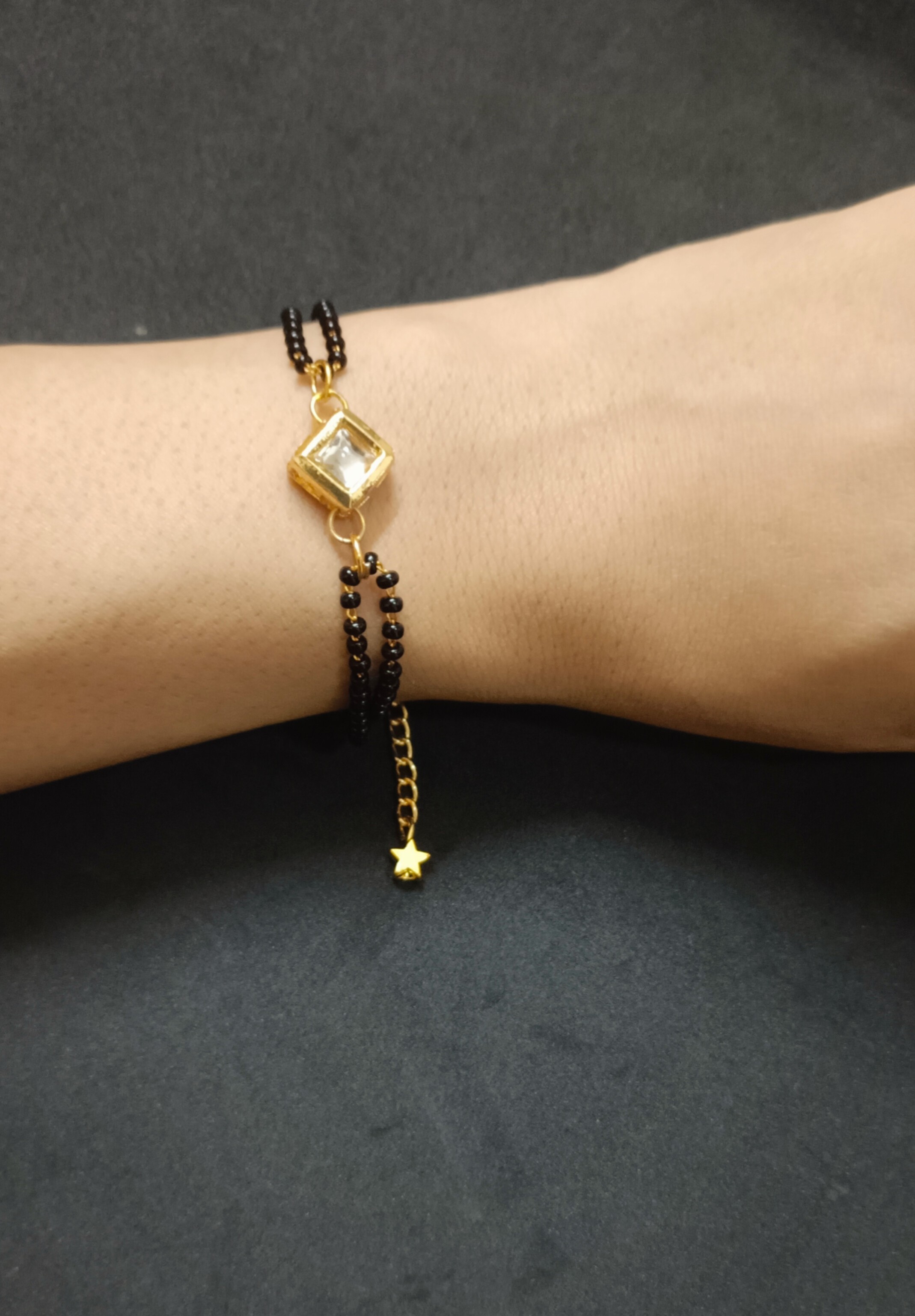 Hand Mangalsutra