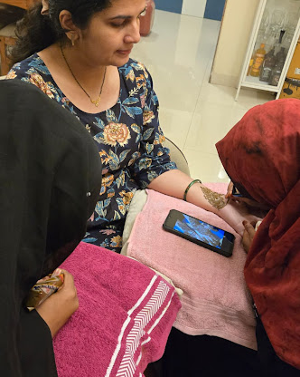 Ayesha mehndi artist