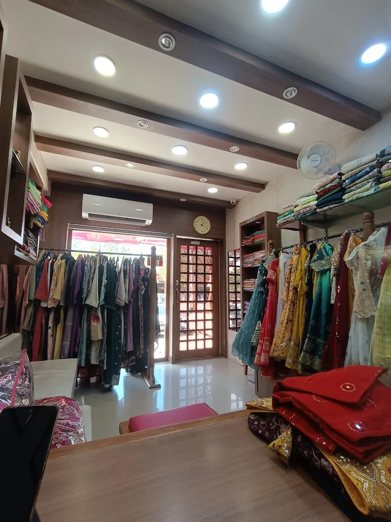 Savyaa - Women's Ethnic Wear Store
