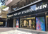 Pernia's Pop-Up Studio