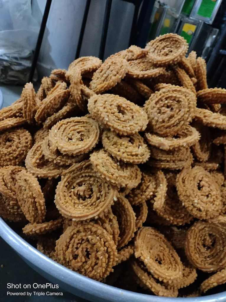 Gruhini Chakli (Diwali Faral)