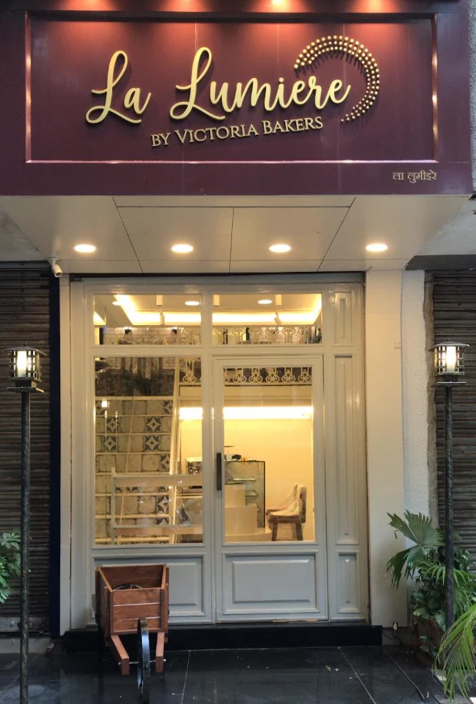  " La Lumiere By Victoria Bakers "