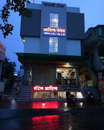 Sanjari Sabudana Wada & Vada Pav