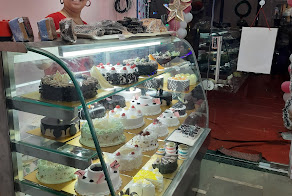 " Sweet Whisk Live Cake Studio "