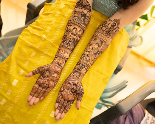 krishna mehndi artist