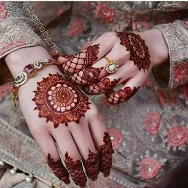 Tannu Mehndi Designer
